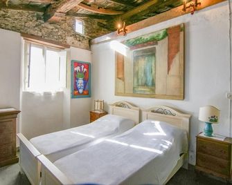 3 Bedroom Nice Apartment In Stazzema - Stazzema - Bedroom