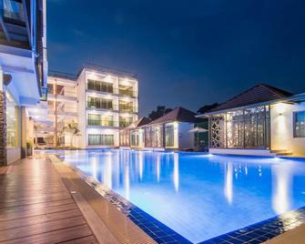 The Peak - Chanthaburi - Uima-allas