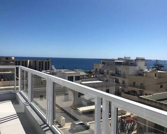 Sea View 2 Bed Apartment Close To Beach Hpi7738 - Marsaskala - Balkon