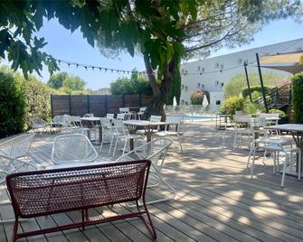 Kyriad Montpellier Est - Lunel - Люнель - Патіо