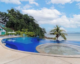 Royale Chulan Cherating Villa - Balok - Pool