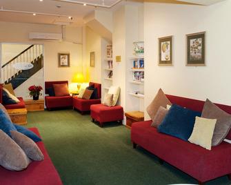 Hotel Claremont Guest House - Melbourne - Living room