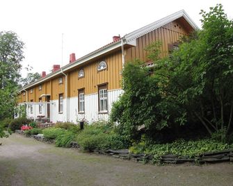 Lepaan Matkailun Kartanon Vierashuone - Tyrvanto - Edificio