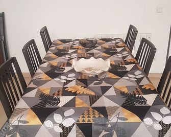 El Oustalet Del Pintre, cosy home in Castellane - Castellane - Comedor