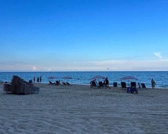 Amazing Studio Beach Walking Distance! 26B - Hallandale Beach - Beach