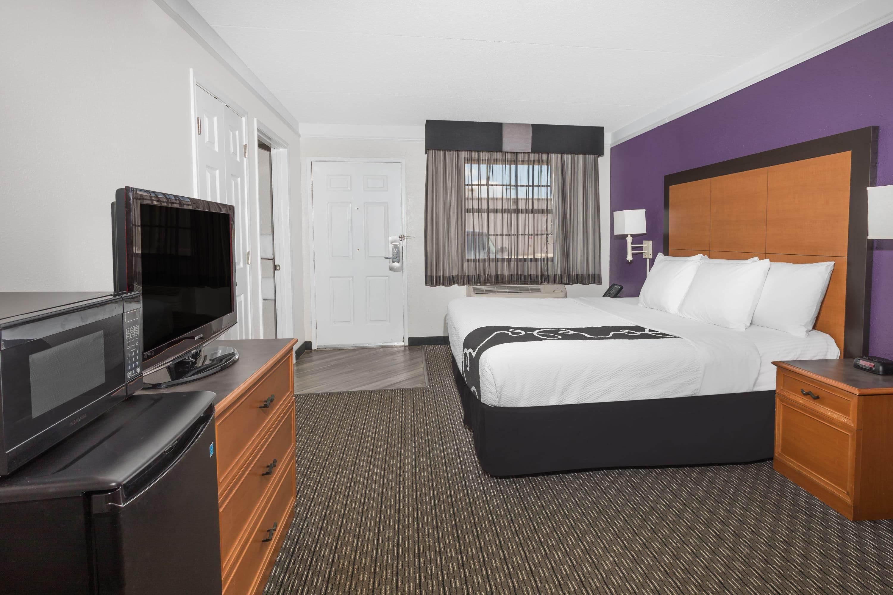 Baymont by Wyndham Greenville Woodruff Rd - גרינוויל - חדר שינה