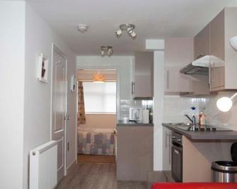 Westfield Court B&B - Edinburgh - Kitchen