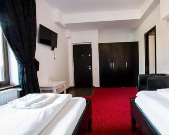 Complex Turistic Max International - Rosenau - Schlafzimmer