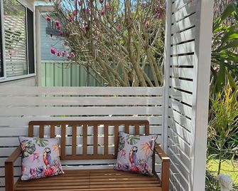 Charming 2-bedroom cottage with AC, WiFi in enchanting Yattalunga. - Yattalunga - Patio