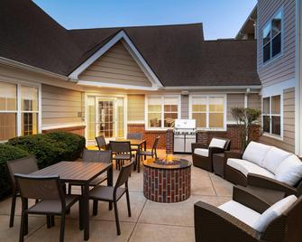 Residence Inn by Marriott Southington - Southington - Patio