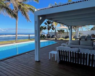 Dream Villa With Pool, Seaside - Les Trois-Bassins - Piscina