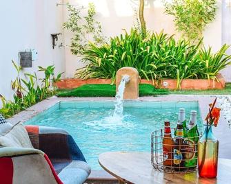 Parijat Private Pool Villa 1, 2 And 3 Bhk - Udaipur - Piscina