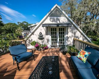 Fully Renovated 'Old Florida' Apartment - Sanford - Balcony