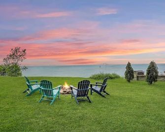 LakeHouse at Sunset Park - Willoughby - Patio