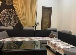 Warraich villa gt raod gujrat - Gujrāt - Living room