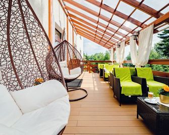 Pensjonat Karkonoski Spa - קארפאץ - פטיו