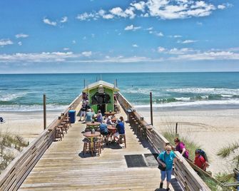 Golden Sands Carolina Beach Oceanfront, Tapestry by Hilton - Carolina Beach - Playa
