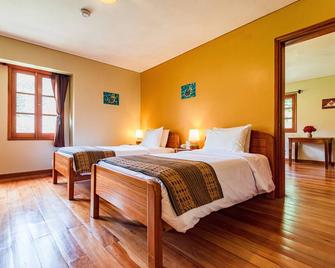Hotel Pakaritampu - Ollantaytambo - Bedroom