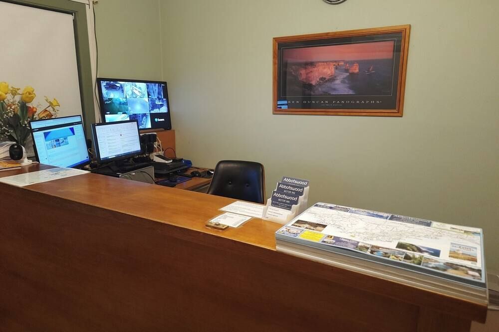 آبوتسوود موتور إن