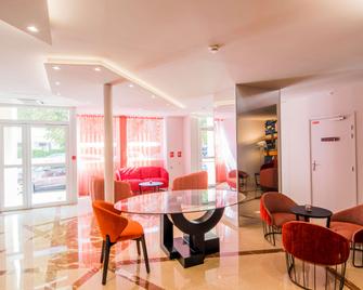 Mercure Paris Pont de Levallois Neuilly - Levallois-Perret - Building