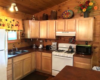 Four-Season Family Rental Hidden By Squa - Lac du Flambeau - Kitchen