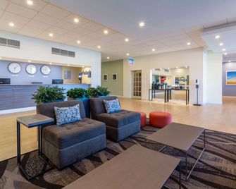 Days Inn by Wyndham Titusville Kennedy Space Center - Titusville - Aula