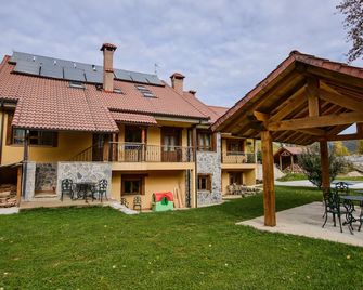 El Casar Del Puente - Boca de Huérgano - Edificio