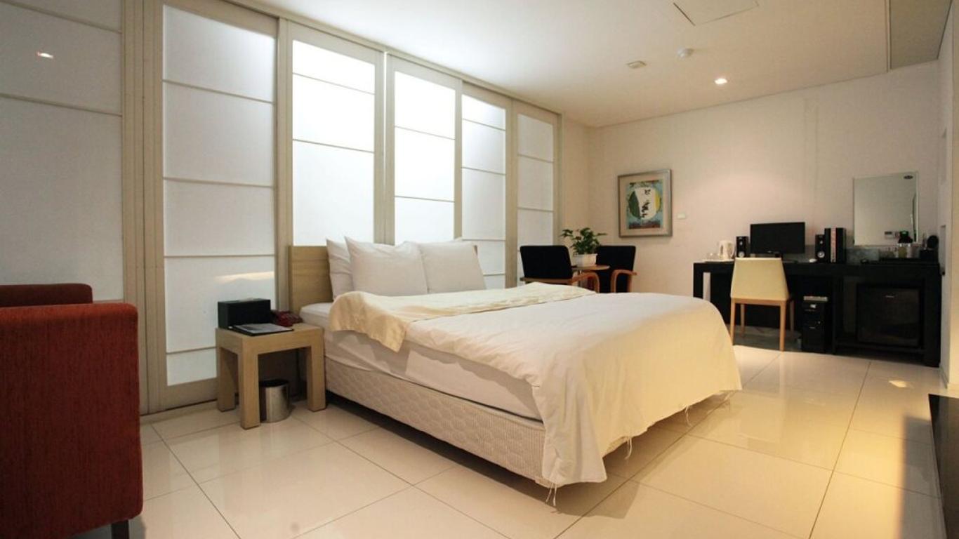 Yuwon Hotel