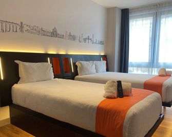 easyHotel Lisbon - Lisboa - Habitación