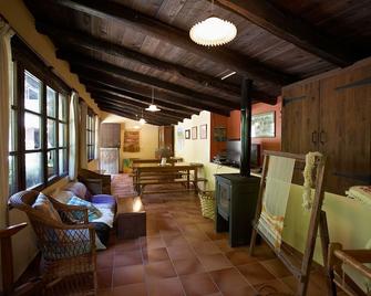 كاسا رورال جويكولا - ديبا - غرفة معيشة