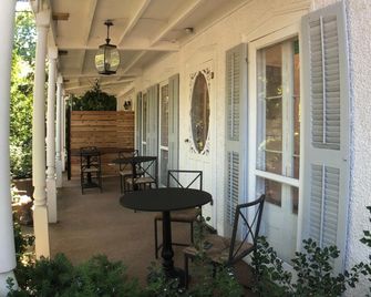 Harrogate House Inn - Niagara-on-the-Lake - Patio