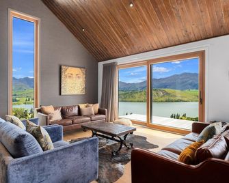 Sicilian 1 | Hot Tub | Lake View | Alfresco Dining - Lake Hayes - Living room