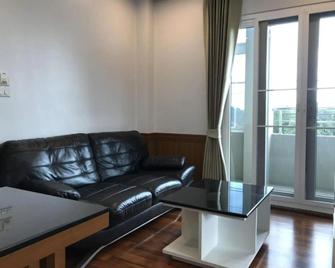 Km Condo - Ban Pak Bara - Living room