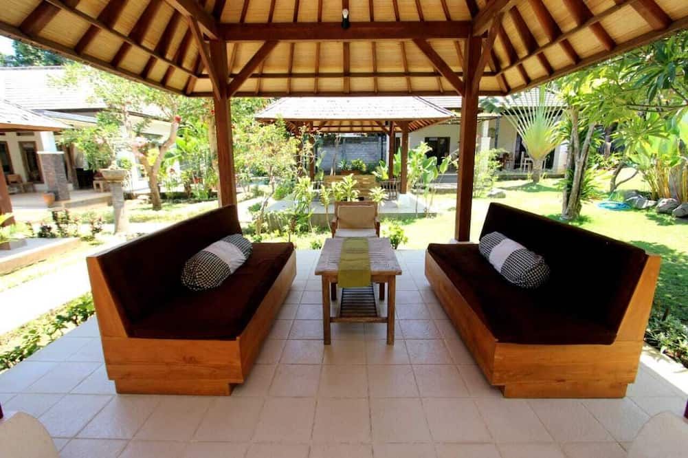 Araminth Guest House and Spa - Buleleng - פטיו