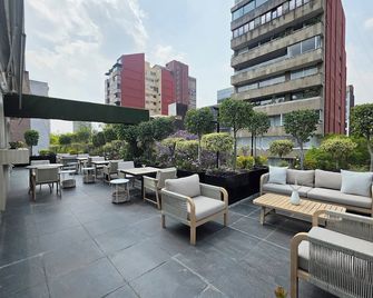 Residence L'heritage Hipólito Taine by Bluebay - Mexico City - Balcony