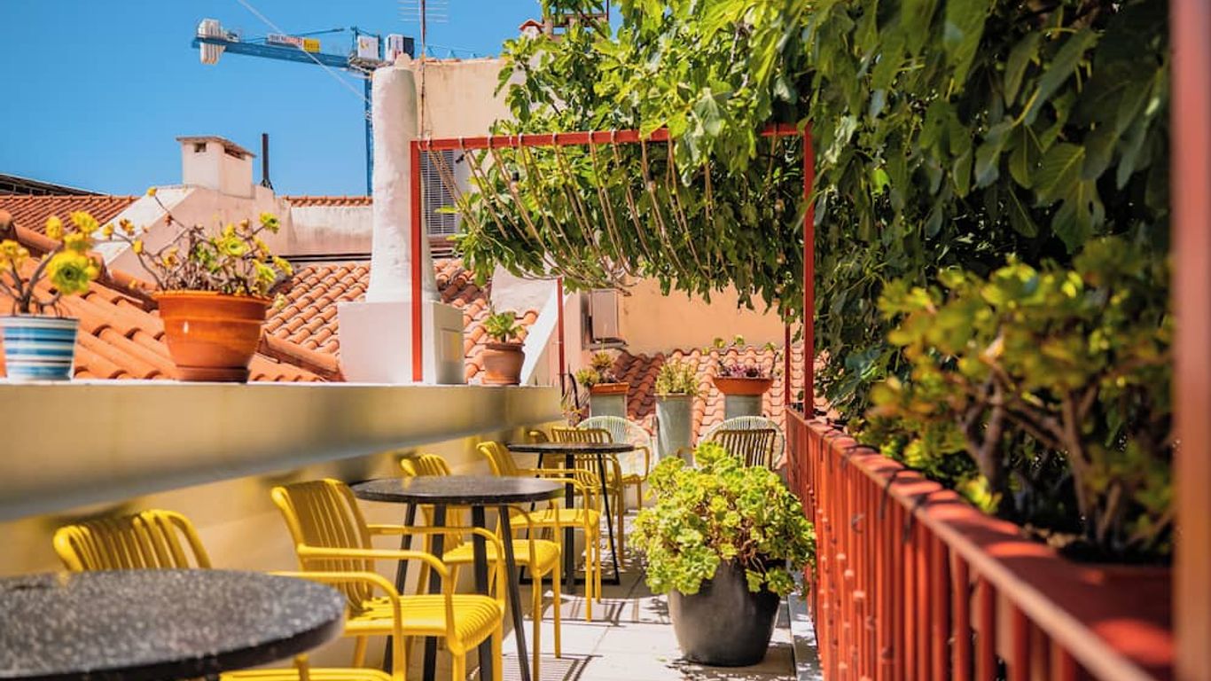 Casa do Bairro by Shiadu