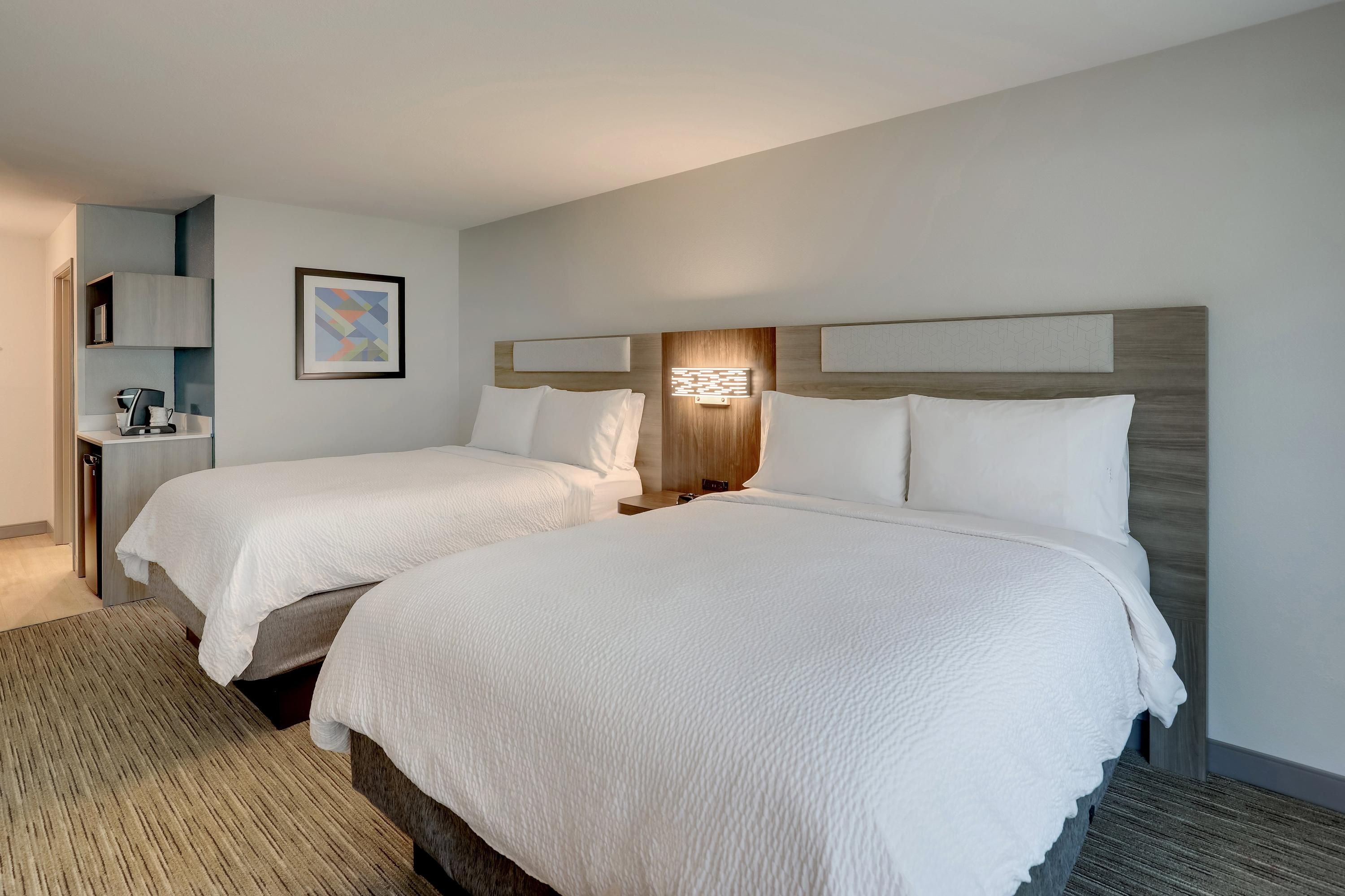 Holiday Inn Express & Suites Hinesville East - Fort Stewart By IHG - Hinesville - Makuuhuone