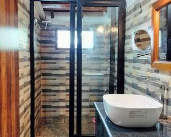 Ombodhi Retreat - Kumta - Bathroom