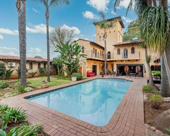 Airport Tower Lodge - Kempton Park - Pool