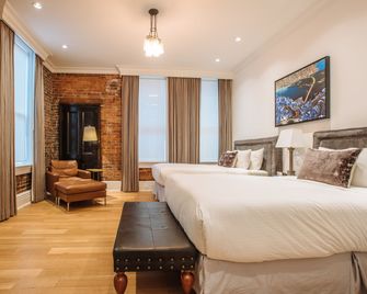 Victorian Hotel - Vancouver