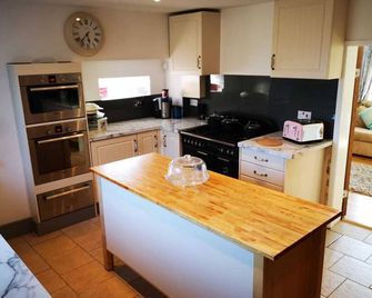 Charming 5-bed House in Boston Lincolnshire - Boston - Kitchen
