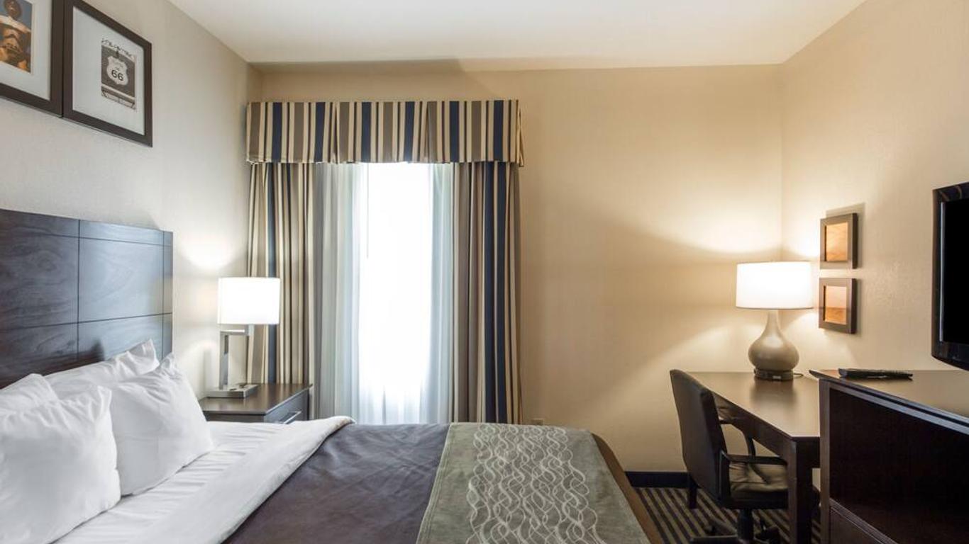 Quality Inn Tulsa-Downtown West