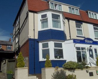 The Almar - סקארבורו - בניין