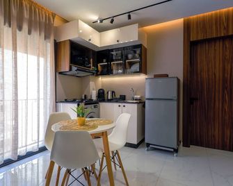 Cozy Elegant Apartment - Rabat Center- Free Parking & Airc & Internet - Rabat - Mutfak