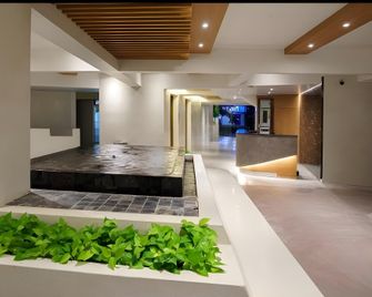 Hi Season Hotel - Hat Yai - Lobby