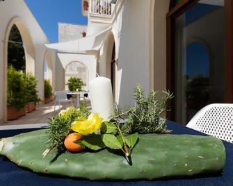 Hotel Aurora e del Benessere - Santa Cesarea Terme - Patio