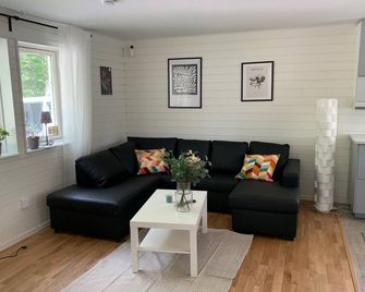 Großzuegiges Haus im Wald - Immeln - Sala de estar