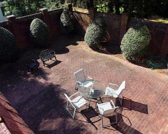 The Clark House Inn - Danville - Innenhof