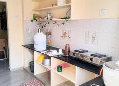 shanthi home - Puttaparthi - Bucătărie