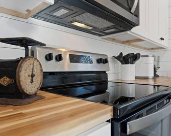 The Farmhouse with hot tub - Форт-Пейн - Кухня